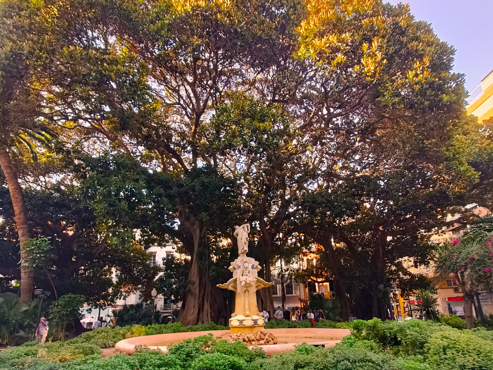 10 Gabriel Miró Park