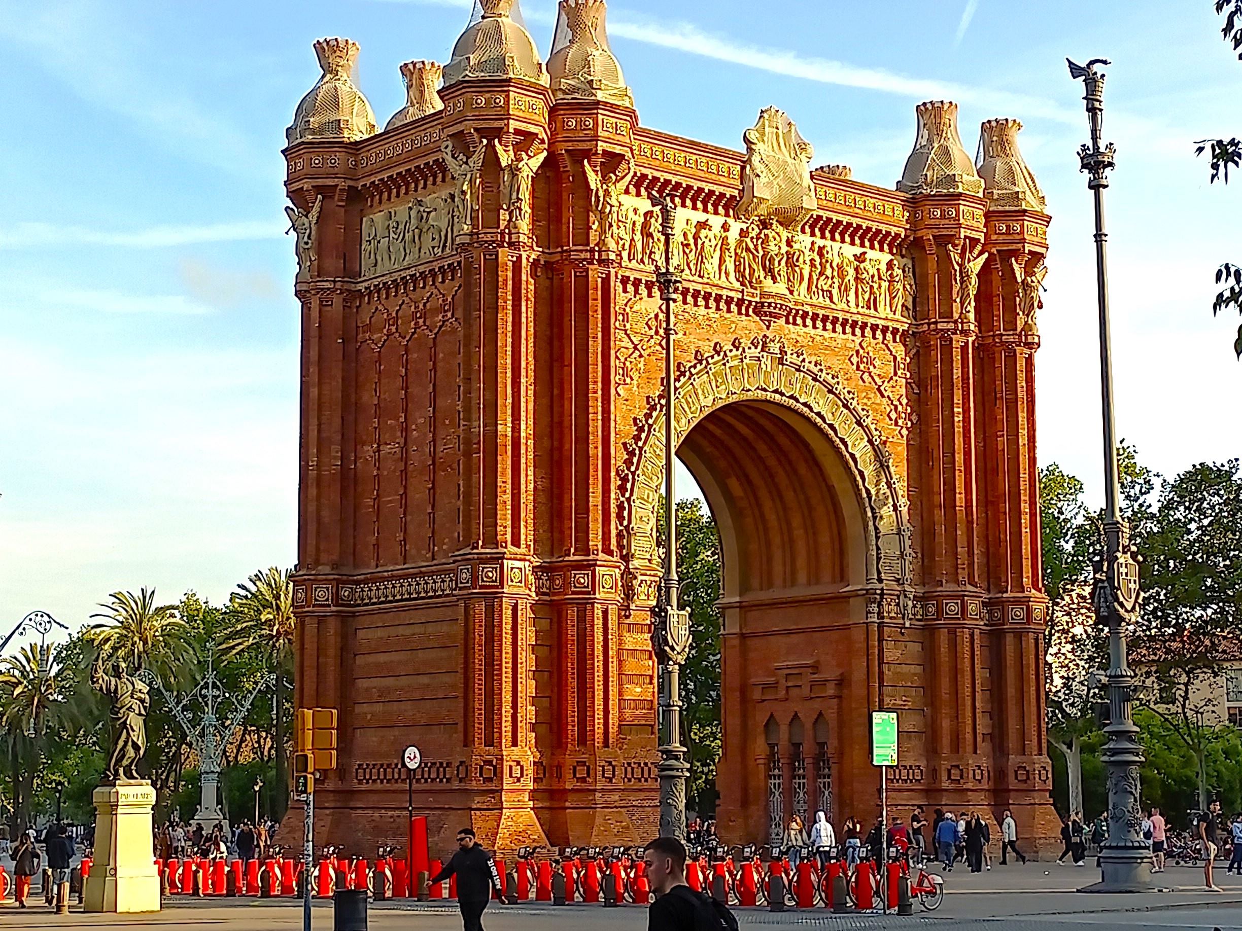 16 Arc deTriomf