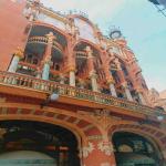 images/varosok/Barcelona/Gaudí-es-tarsai/Zenepalota.jpg